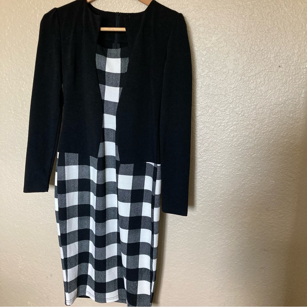 Oxiuli Fashion Chic Black and White Plaid Long Sleeve Dress length 39 inches.